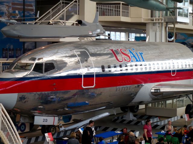 Boeing 737-200 (N213US)