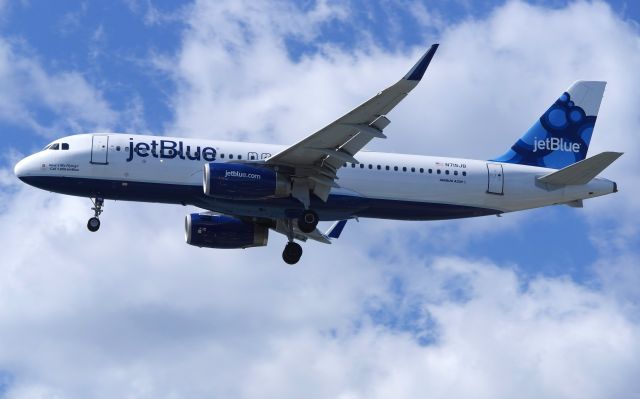 Airbus A320 (N715JB) - Recently retrofitted with sharklets. 