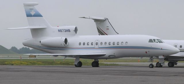 Dassault Falcon 900 (N673HB) - Even when parked, the Dassault Falcon 900 (N673HB) looks great.  At YOW on 2 Jul 23.