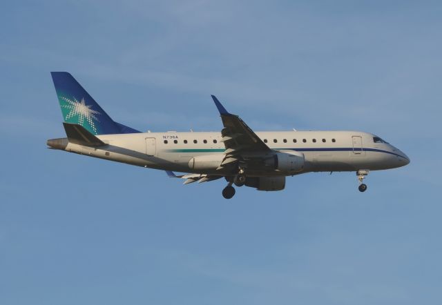 Embraer 170/175 (N736A)