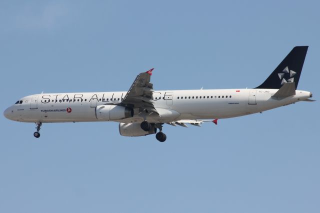 Airbus A321 (TC-JRD)