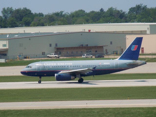 Airbus A319 (N850UA) - Reving up its engines for an afternoon departure to Denver, Colorado on Memorial Day 2011