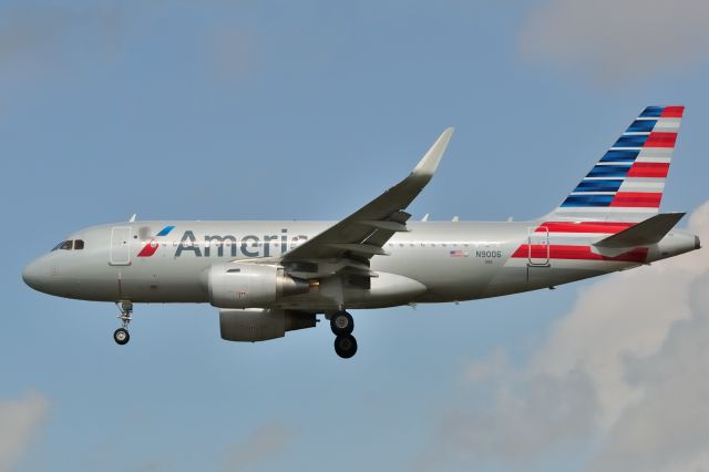 Airbus A319 (N9006)