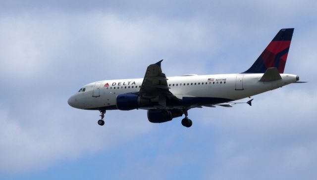 Airbus A319 (N317NB) - On final is this 2000 Delta Airlines A319-114 in the Summer of 2019.