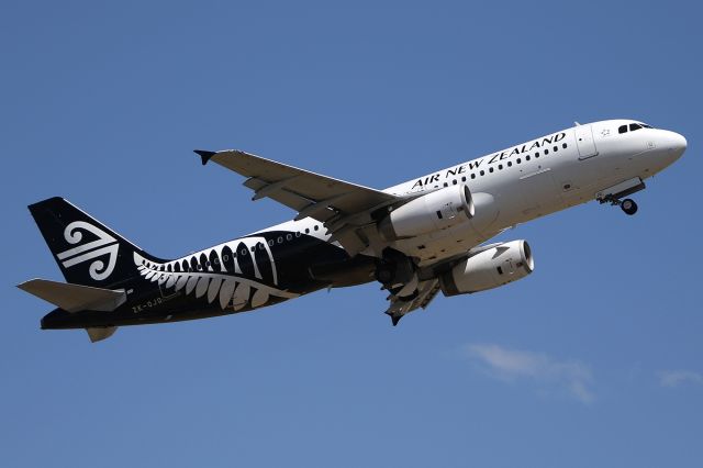 Airbus A320 (ZK-OJQ)