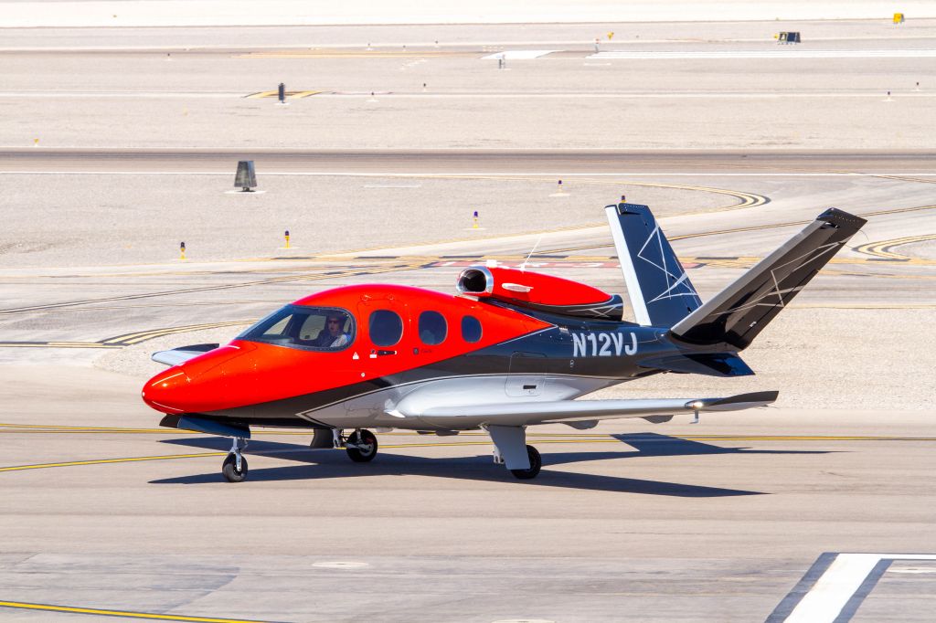 Cirrus Vision SF50 (N12VJ)