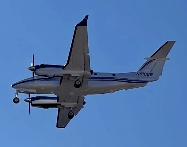 Beechcraft Super King Air 350 (N910CB)