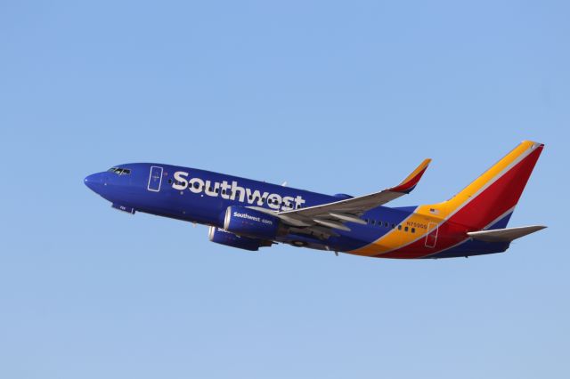 Boeing 737-700 (N759GS)
