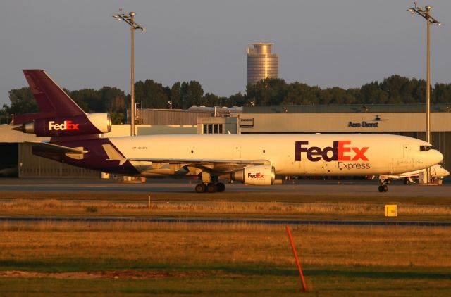 Boeing MD-11 (N614FE)