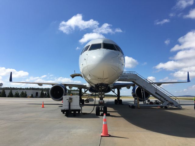 Boeing 757-200 (N6702) - Charter to GSP. 