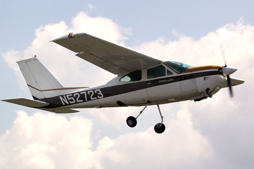 Cessna 177RG Cardinal RG (N52723)