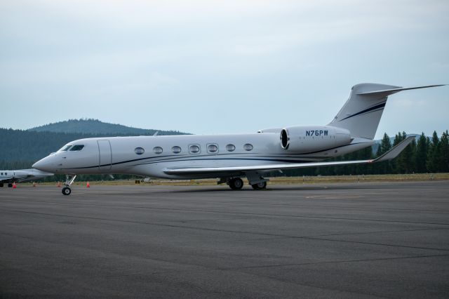 GULFSTREAM AEROSPACE G-7 Gulfstream G600 (N76PW) - See full image