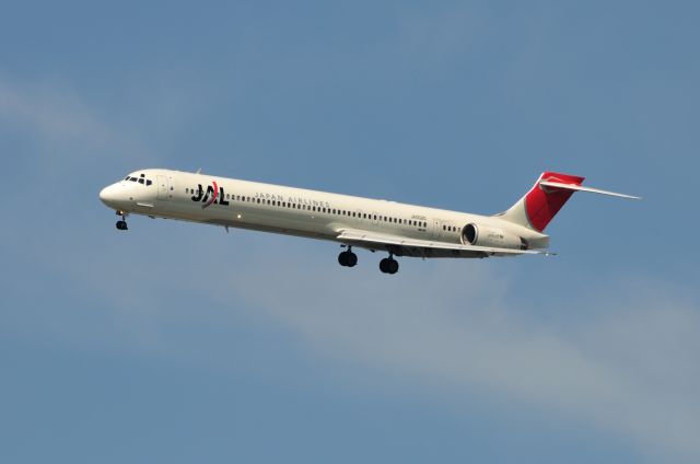 McDonnell Douglas MD-90 (JA002D) - 2010/8/29