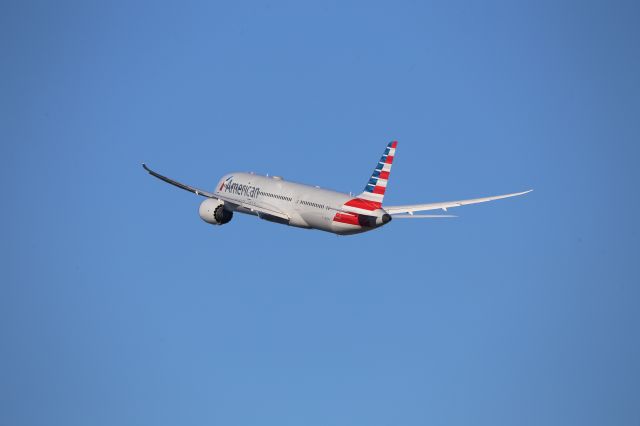 Boeing 787-9 Dreamliner (N825AA)