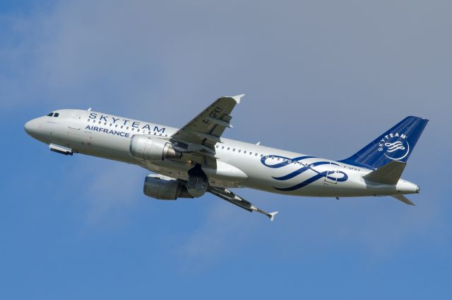 Airbus A321 (F-GFKY)