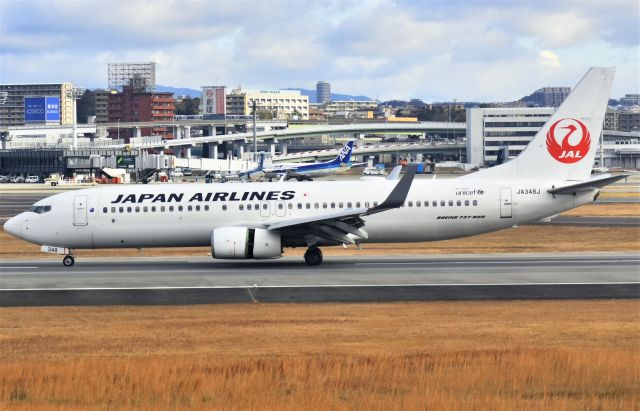 Boeing 737-800 (JA348J)