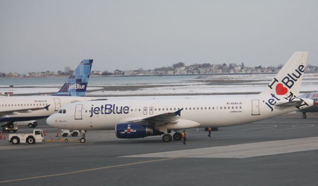 Airbus A320 (N586JB)