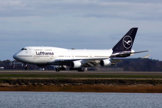 Boeing 747-400 (D-ABVM)