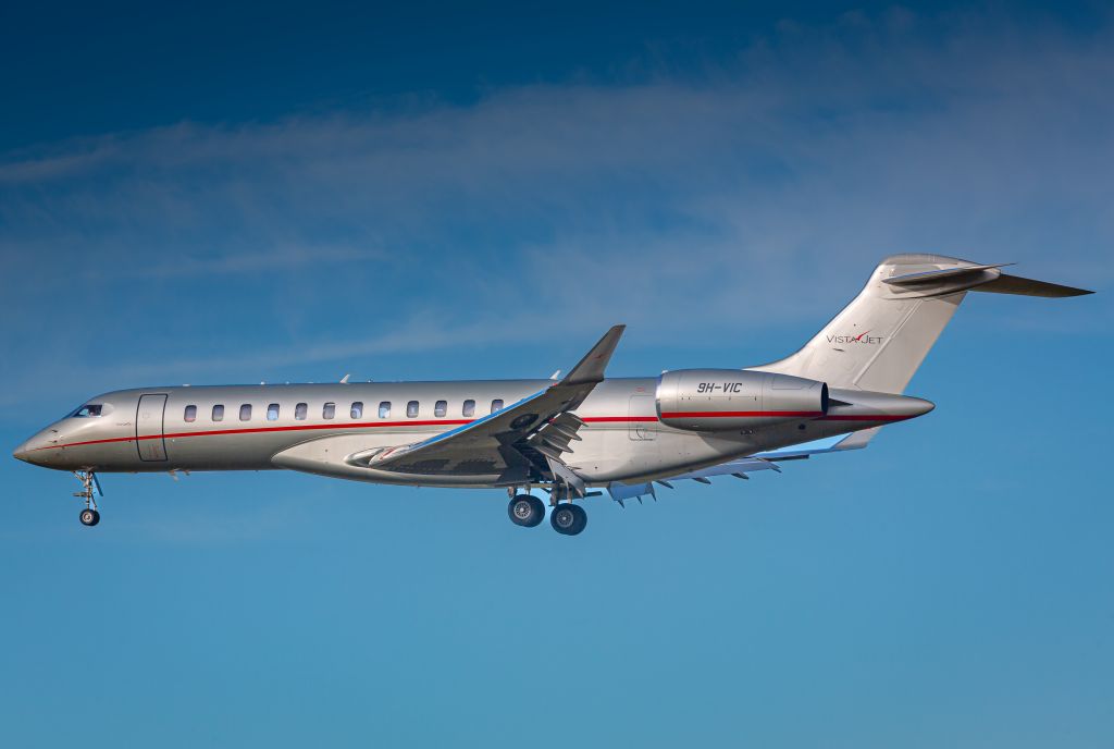 BOMBARDIER BD-700 Global 7500 (9H-VIC)