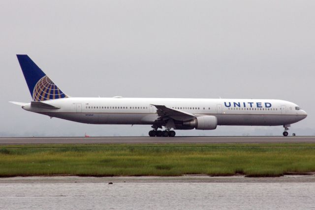 BOEING 767-400 (N76064) - UAL B764 departing BOS on 7/18/21 after diverting the previous day from EWR on due to Thunderstorms. Reportedly a lightning bolt struck a runway at EWR causing many flights to divert.