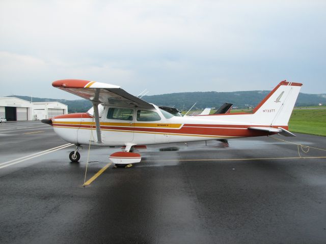 Cessna Skyhawk (N733TT) - at Queen City