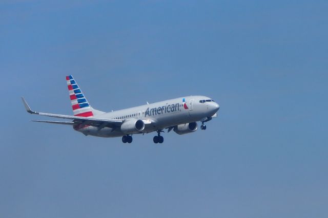 Boeing 737-700 (N815NN)