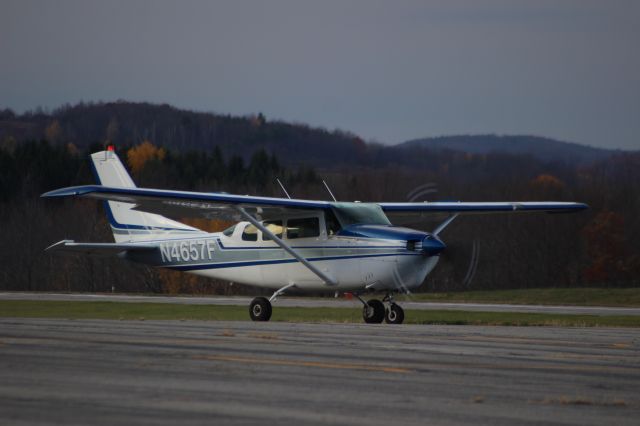 N4657F — - N4657F 1966 CESSNA P206A ARTHUR B DOXSEE BENNINGTON, VERMONT  br /KDDH William H. Morse State Airport Bennington, Vermontbr /Photo taken by Christopher Wright 