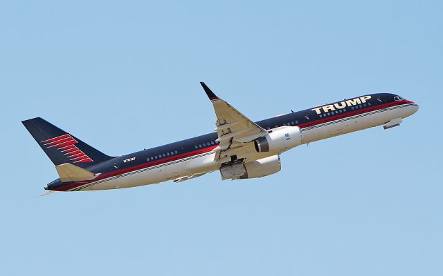 Boeing 757-200 (N757AF) - trump b757-2j4er n757af dep shannon 2/7/18.