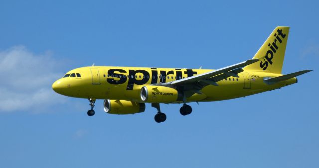 Airbus A319 (N516NK) - On short final is this 2006 Spirit Airlines Airbus 319-132 from the Spring of 2022.