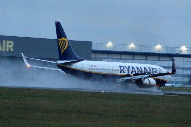 Boeing 737-800 (EI-EME) -  A Ryanair B737-800 slowing doan after landing at London Stansted Airport.br /br /Location: Blemer road, Stansted.br /Date: 12.10.22 (dd/mm/yy).