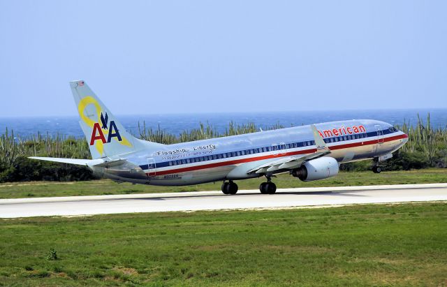 Boeing 737-800 (N905AN)