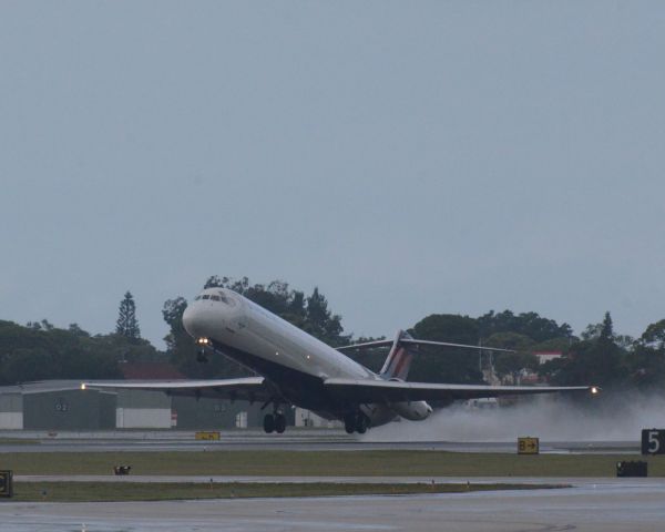 McDonnell Douglas MD-88 (N953DL) - Imaged on 10/2/12