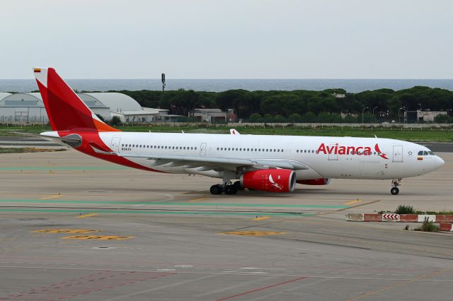 Airbus A330-200 (N941AV)