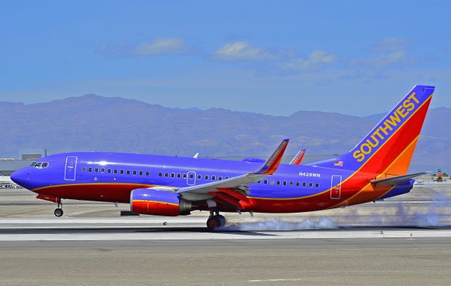 Boeing 737-700 (N428WN) - N428WN Southwest Airlines 2002 Boeing 737-7H4 (cn 29844/1243) -  Las Vegas - McCarran International (LAS / KLAS) USA - Nevada, April 19, 2011 Photo: Tomás Del Coro