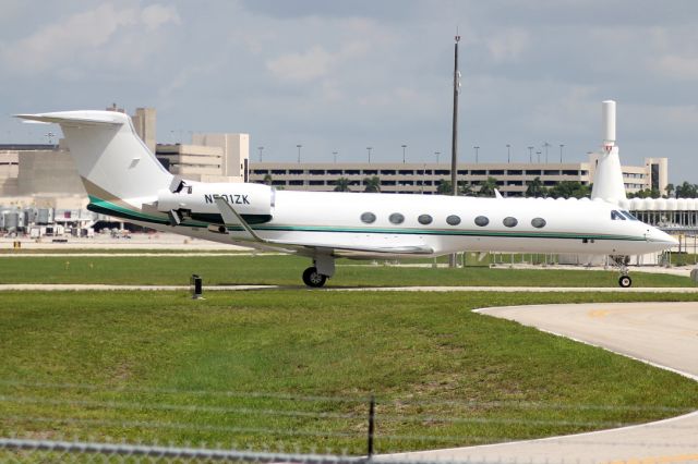 Gulfstream Aerospace Gulfstream V (N501ZK) - Riding the brakes during taxi