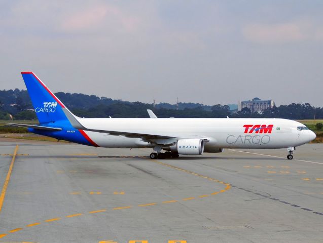 BOEING 767-300 (PR-ADY) - TAM Cargo Boeing 767-316F(ER)(WL) Sao Paulo - Guarulhos (GRU / SBGR)