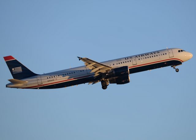 Airbus A321 (N155UW)