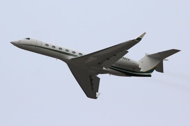 Gulfstream Aerospace Gulfstream V (N892CH) - A new Gulfstream GV-SP (G550) seen departing RWY 25 on Wed. 20 Mar 2019. N892CH was delivered on 1 Mar 2019.