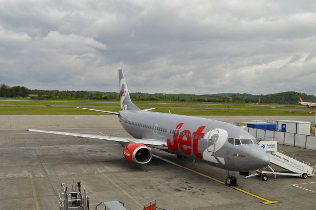 BOEING 737-300 (G-CELZ) - Jet2 Boeing 737-33A(QC) G-CELZ in Edinburgh