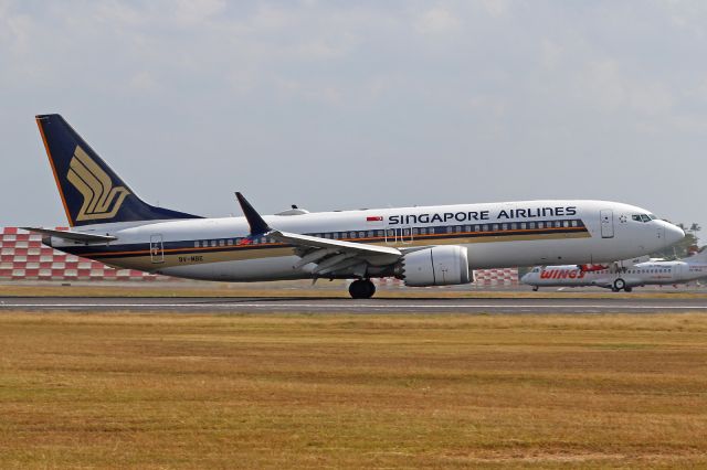 Boeing 737 MAX 8 (9V-MBE)