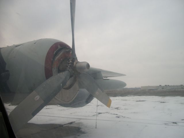 Cessna Skyhawk (N8190B) - Taken from the cockpit of an aircraft I cant identify.