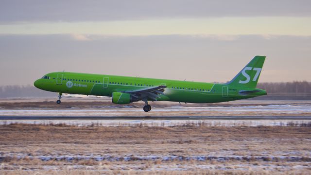 Airbus A321 (VQ-BQH)