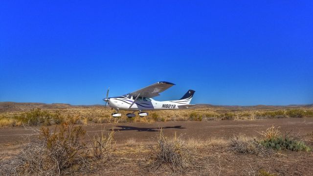 Cessna Skylane (N182YB)