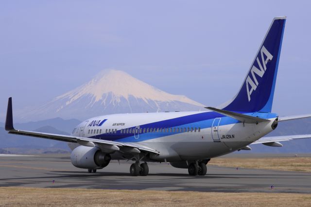 Boeing 737-700 (JA12AN) - Mt. Fuji & Shizuoka Airport : Boeing 737-781