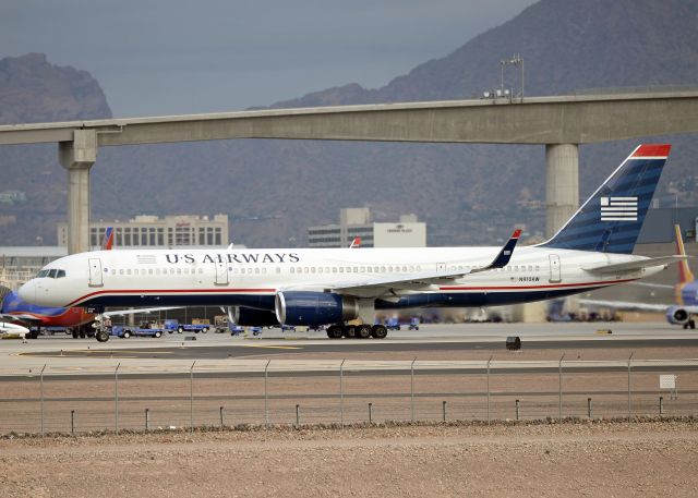 Boeing 757-200 (N910AW)