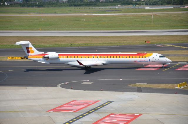 Canadair Regional Jet CRJ-200 (EC-LKF)