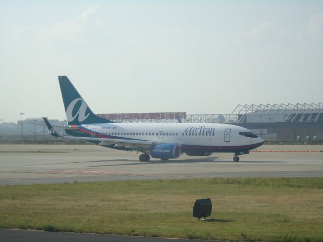 Boeing 737-700 (N337AT)