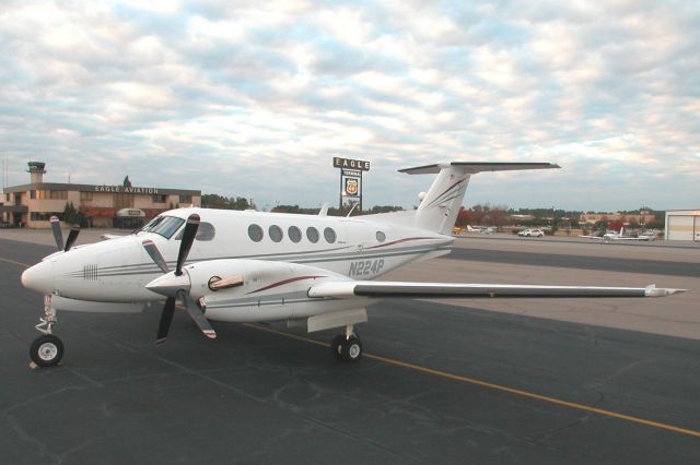 Beechcraft Super King Air 200 (N225P) - KING AIR 200