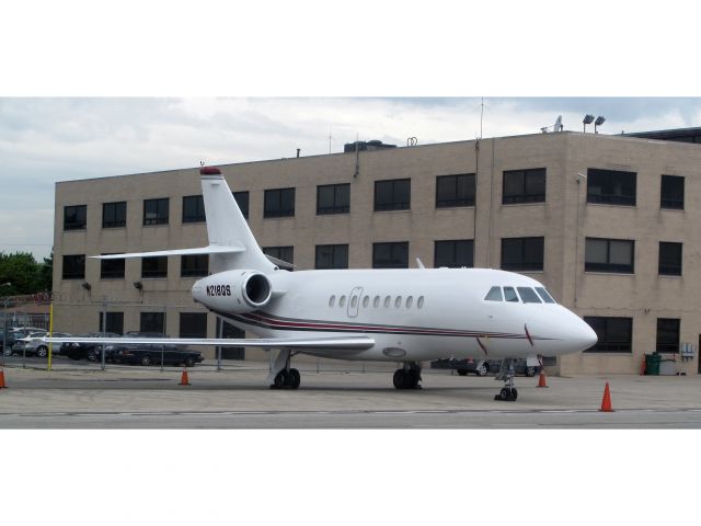 Dassault Falcon 2000 (N218QS)