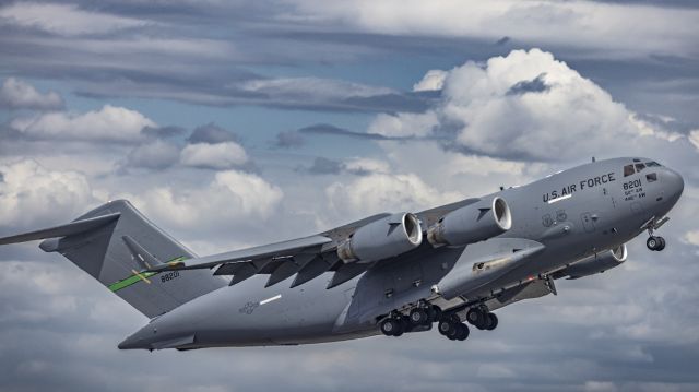 Boeing Globemaster III (00-8201) - Off we go, into the wild blue yonder...